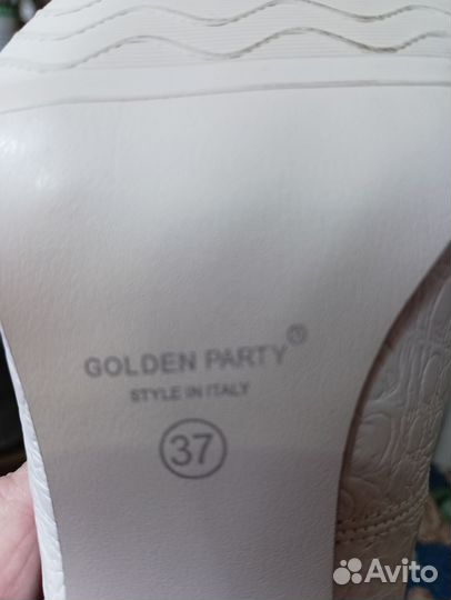 Туфли женские с удлиненным носком