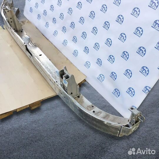 Усилитель бампера Volvo FH