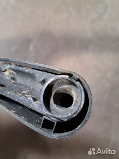 Поводок дворников левый Volvo S80