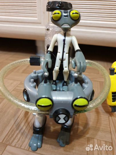 Игрушки серии BEN10 (бентен)