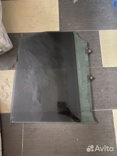 Стекло заднее правое в тонировке nissan note 2008