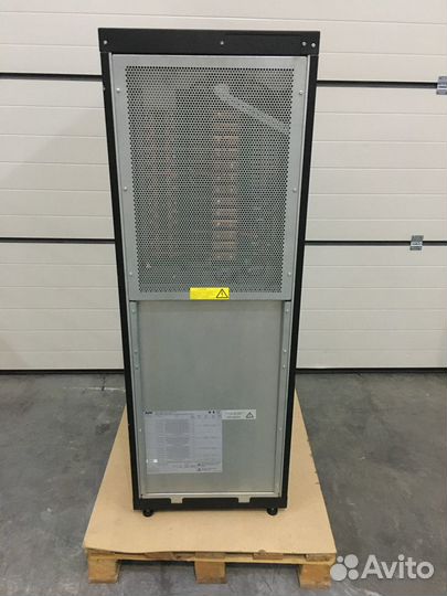 Ибп APC suvtp40KH4B4S 40KVA 400V с батареями