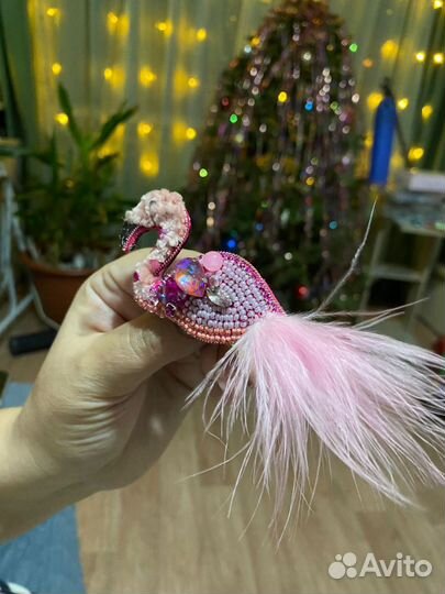 Розовый фламинго брошь