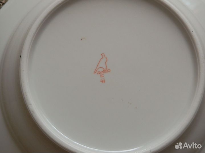 Тарелки суповые и десертные