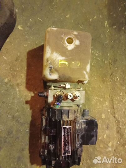 Масляный насос электрическим мотором