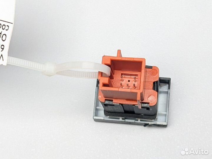 Кнопка обогрева заднего стекла Vw Polo CFN 2011