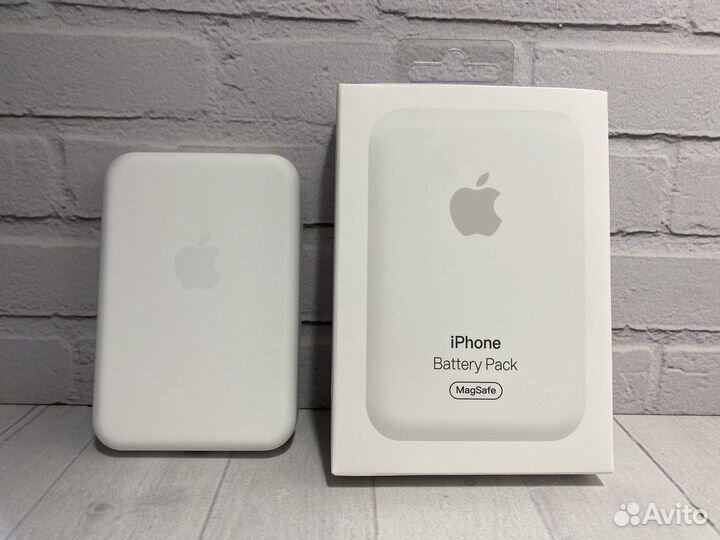 Пауэрбанк Battery pack MagSafe iPhone