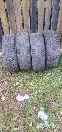 Yokohama IceGuard Stud IG65 215/65 R16