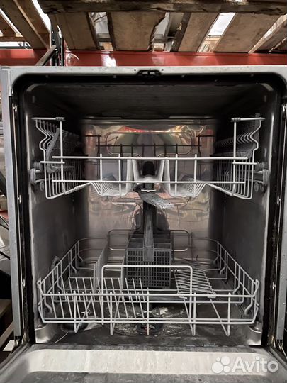 Встраиваемая посудомойка Electrolux ESL95321LO