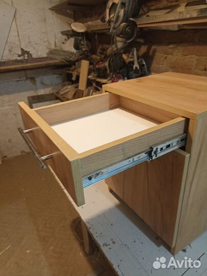 Тумба прикроватная