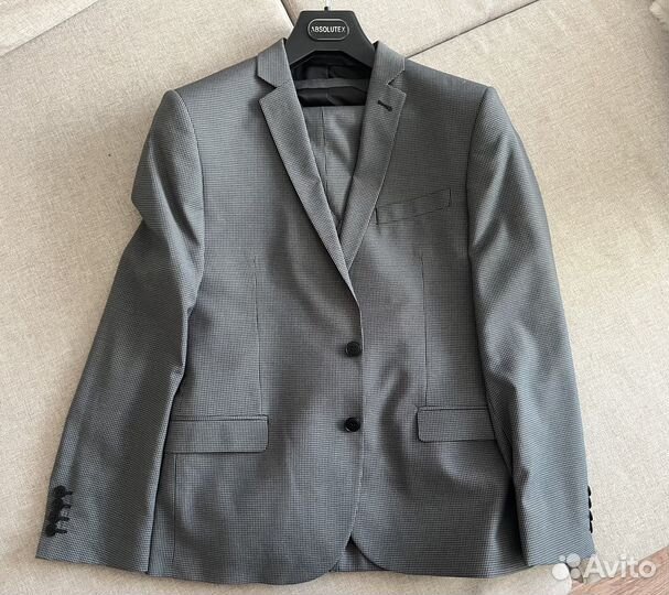 Мужской классический костюм серый в мелкую клетку