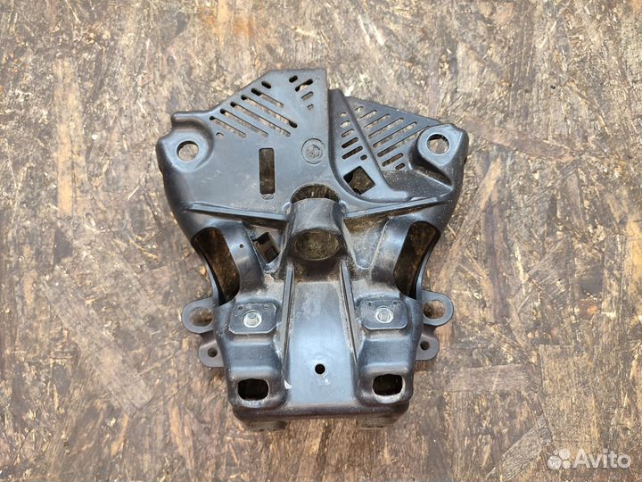 Zx10r 11-15 задний пласитик под стоп сигнал