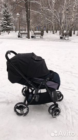 Легкая коляска с большим спальным местом