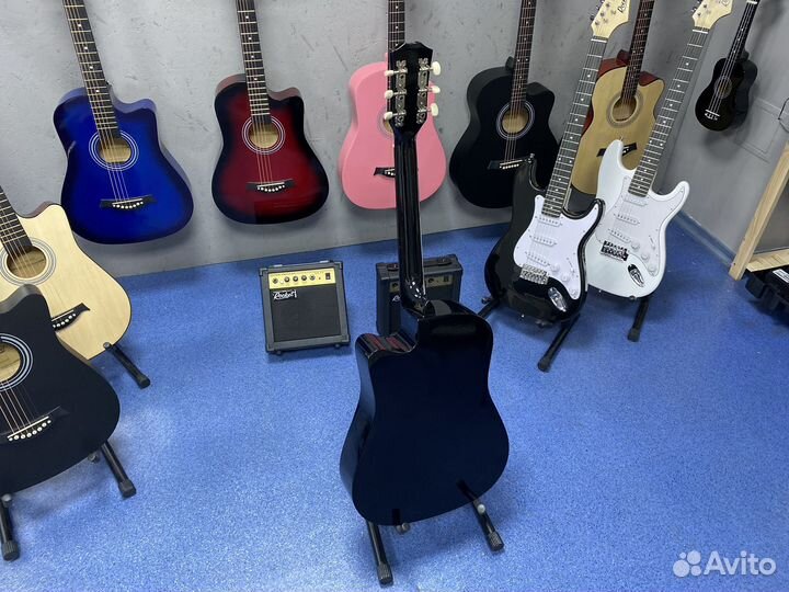 Гитара новая черная