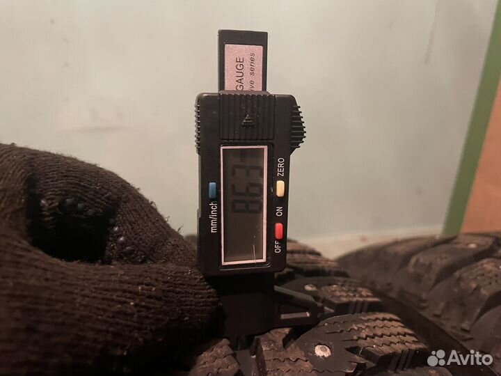 Bridgestone Ice Cruiser 7000S 215/65 R16