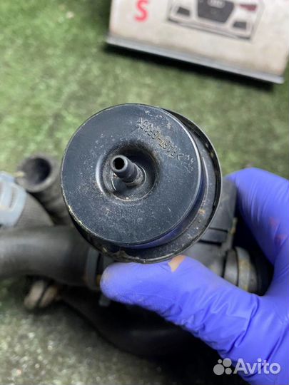 Патрубки отопителя с клапаном на Audi Q5, 8R, 8RB