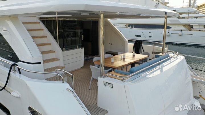 Моторная яхта Princess 30M