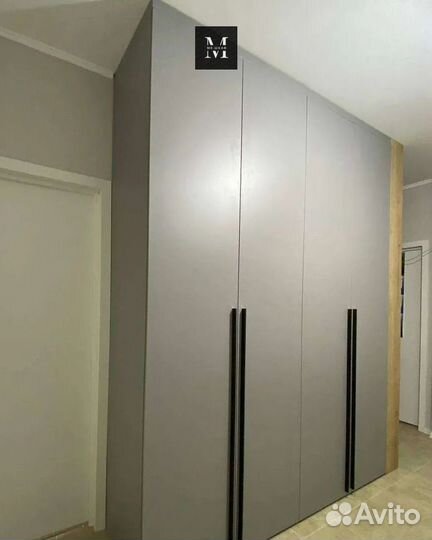 Распашной шкаф