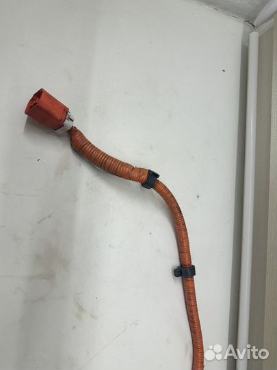 Провода батареи на Lexus rx 450h