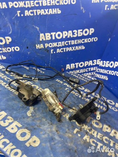 Моторчик заслонок отопителя. Plymouth Voyager