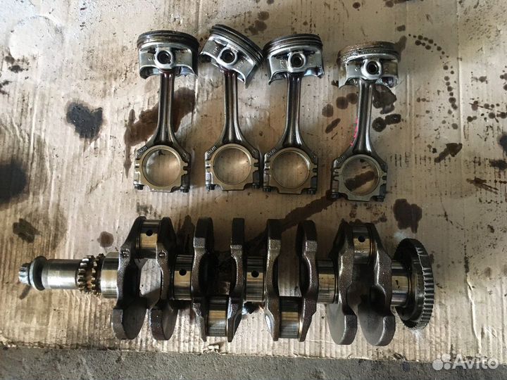 Коленвал + поршень (поршневая группа)