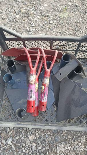 Тяпки и грабли садовые