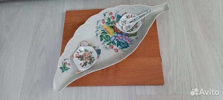 Фарфоровое блюдо большое лоз