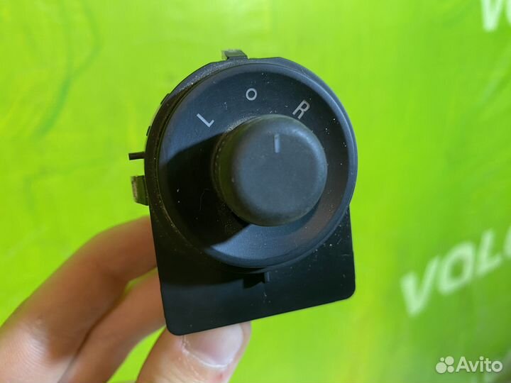 Блок управления зеркалами Chevrolet Cruze 13272182