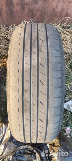 Bridgestone Playz PX-RV 215/55 R17