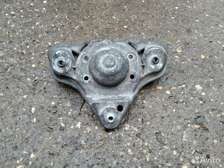 Верхняя опора, кронштейн амортизатора Ауди А6 С5