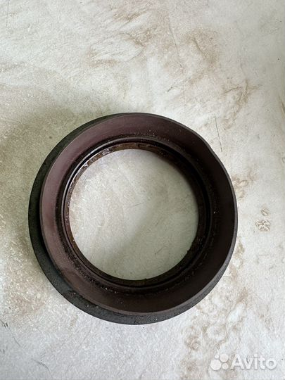 Сальник хвостовика 127592