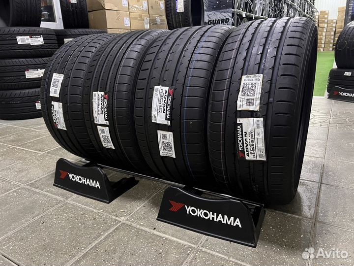Yokohama Advan Sport V105 275/35 R19 и 245/40 R19 100Y
