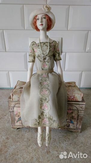 Кукла фарфоровая коллекционная
