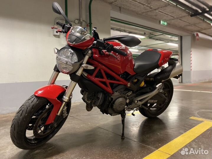 Ducati Monster 696 в отличном состоянии