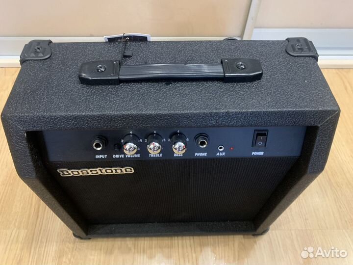 Комбик для гитары 15 ватт + Шнур + Медиаторы