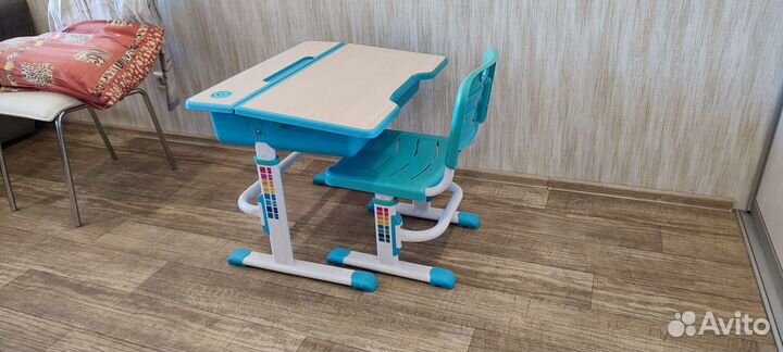 Fundesk Capri растущая детская парта и стул