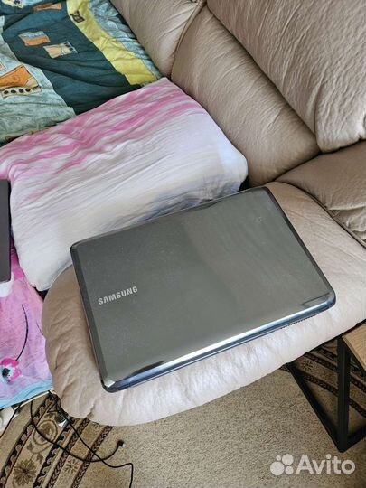 Ноутбук Samsung r525