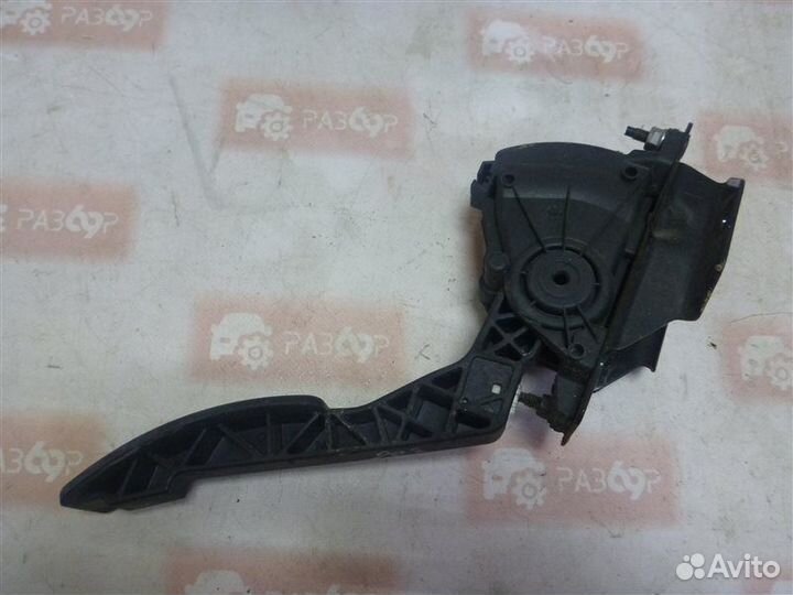 Педаль газа Renault Duster HSM F4R 2013
