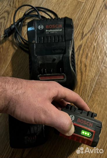 Зарядное устройство Bosch GAL 1880 CV