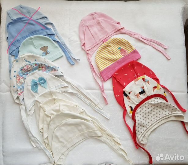 Детские вещи: носочки, шапочки, пинетки, царапки