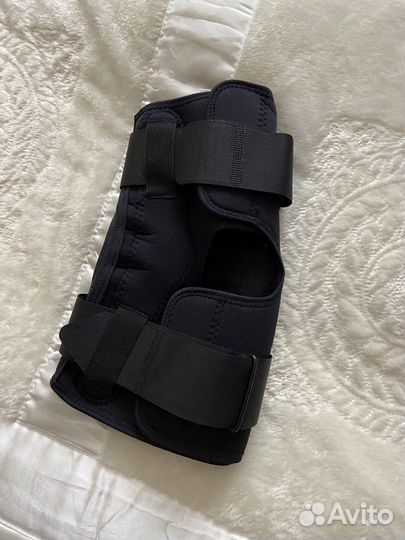 Бандаж на колено (наколенник)