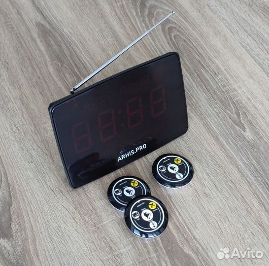 Табло вызова официанта руссифицировано и кнопки