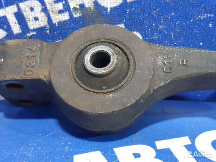 Передний правый рычаг Hyundai Sonata 4 седан 2005