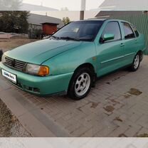 Volkswagen Polo 1.6 MT, 1997, 300 000 км, с пробегом, цена 170 000 руб.