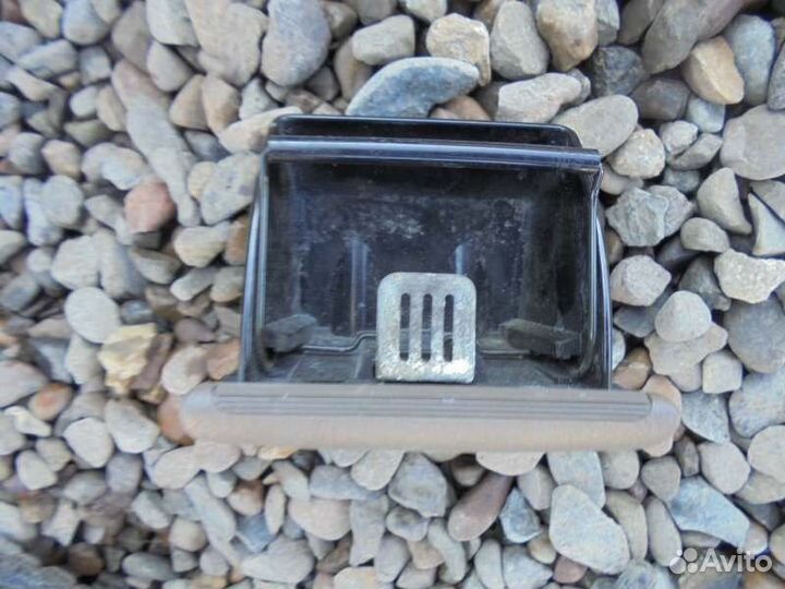 Пепельница задняя Honda Inspire UA3 C32A 1995/12