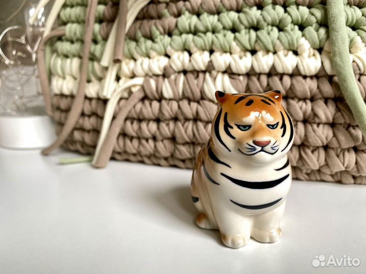 Пухлый тигр / Фарфор / Новый