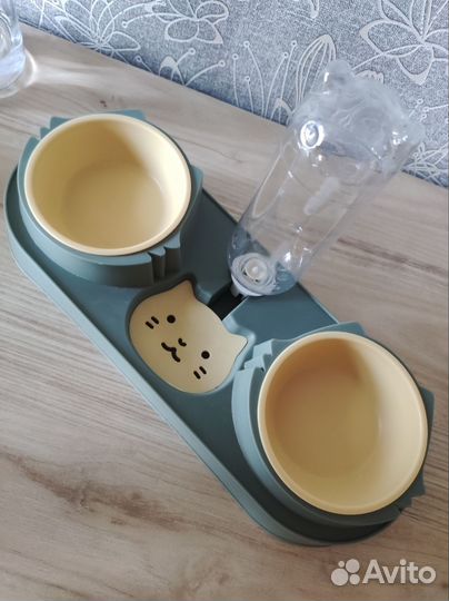 Миска и поилка для кошек