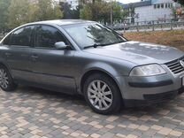 Volkswagen Passat 1.6 MT, 2004, 220 000 км, с пробегом, цена 390 000 руб.