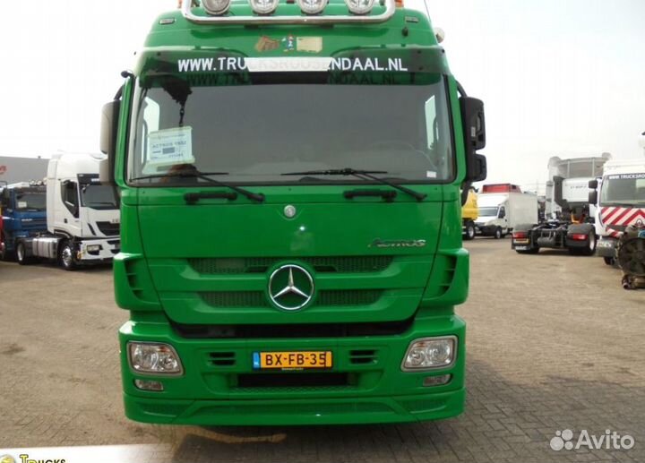 Pазбираем грузовик Mercedes-Benz Actros mpii 2002