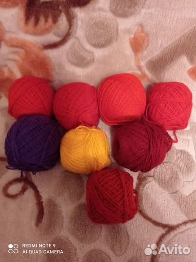 Нитки 100лл, ирис белый и пряжа остатки